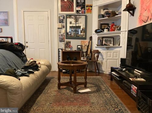 4718 Cedar Ave, Philadelphia PA 19143-2016 exterior