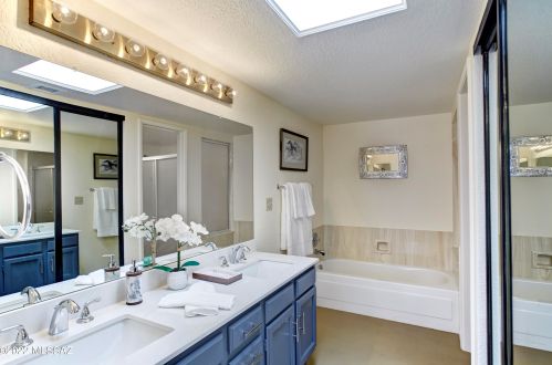 4413 Kleindale Rd, Tucson AZ 85749-8331 exterior