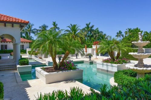 275 Champney Bay Ct, Naples FL 34102-7952 exterior