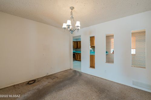 9151 Deer Trl Cir, Tucson AZ 85710-8034 exterior