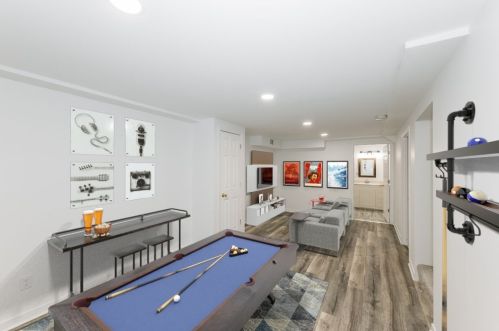 4886 Mohawk Ave, Milwaukee WI  53217-5426 exterior