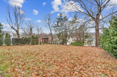 405 Francis St, New Britain CT 06053-3052 exterior