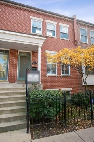 253 Goethe St, Chicago IL 60610-1803 exterior