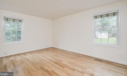 11801 Ambleside Dr, Rockville MD 20854-2109 exterior