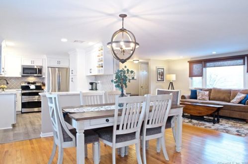 21 Cornwall Rd, Norwalk CT 06850-1834 exterior