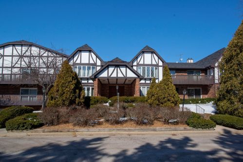 8900 Park Plaza Ct, Milwaukee WI  53223-2169 exterior