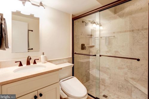 733 Rdg Dr, Mc Lean VA 22101-1620 exterior