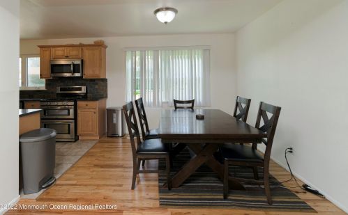 26 Phillips Rd, Edison NJ 08817-4611 exterior