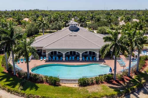 14254 Manchester Dr, Naples FL 34114-8624 exterior