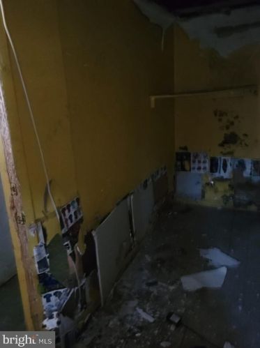 117 Spg Vly Rd, Darby PA 19023-1419 exterior