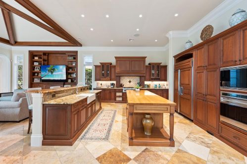 3855 Isla Del Sol Way, Naples FL  34114-9484 exterior