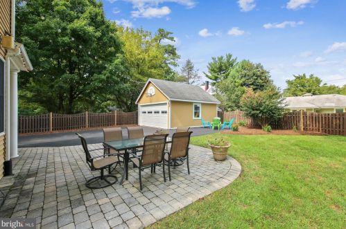 721 Brent Rd, Rockville MD 20854-1782 exterior