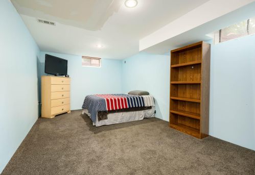 2019 Bloomfield Ave, Kalamazoo MI 49001-5212 exterior