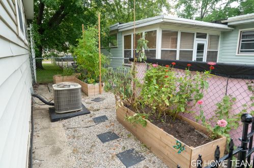 3823 Illinois Ave, Wyoming MI exterior