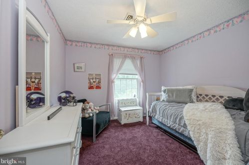 42 Hamilton Lk Dr, Trenton NJ 08619-3437 exterior