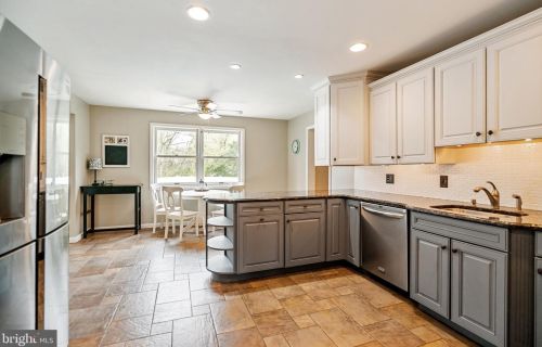 915 Standish Ave, Huntingdon Valley PA 19006-8725 exterior