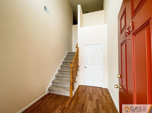 284 Moonlight Dr, Piscataway NJ  08854-2266 exterior