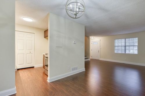 7058 Oakhill Cir, Austell GA 30168-6856 exterior