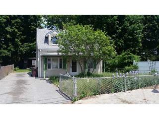 170 Circle St, Woonsocket, RI 02895-5548