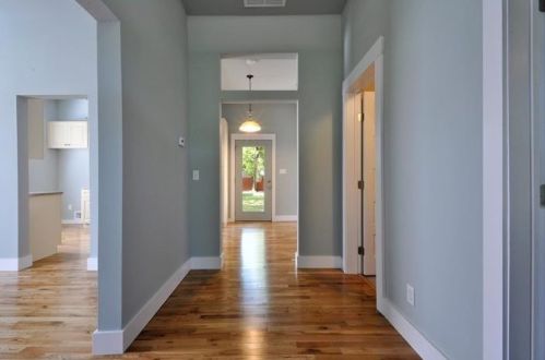 1303 Canterbury St, Austin TX  78702-5320 exterior