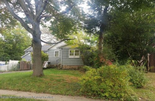 1887 5th St, Piscataway, NJ 08854-1652