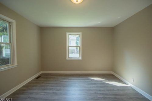 451 River Rd, Rahway NJ  07065-4203 exterior