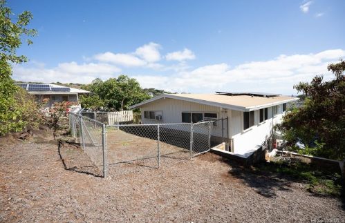 3750 Claudine St, Honolulu HI  96816-3808 exterior