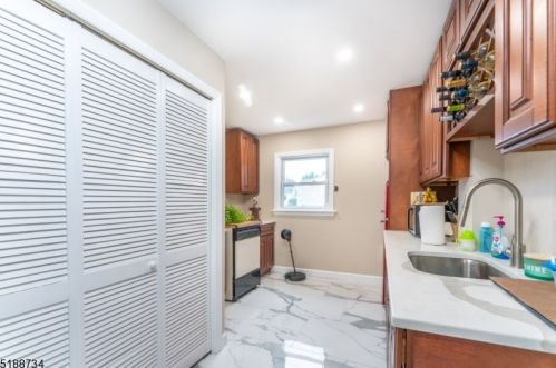 1570 Franklin St, Clark NJ  07066-2517 exterior