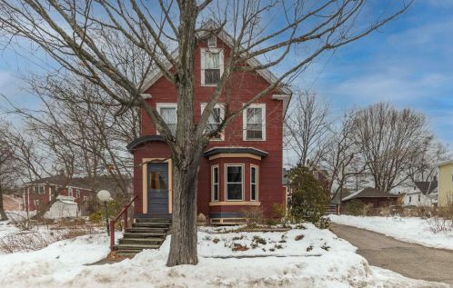 23 Hl St, Dover NH 03820-3111 exterior