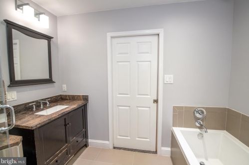 2932 Juniper St, Philadelphia PA 19148-4951 exterior