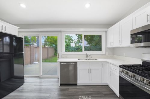 2106 Carol Dr, Fullerton CA 92833-3010 exterior