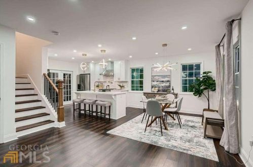 1415 Almont Dr, Atlanta GA 30310-3756 exterior