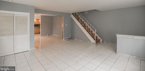 8623 Jackson St, Philadelphia PA 19145-3833 exterior