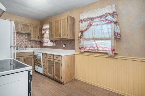 3007 Roosevelt Rd, Meskegon MI 49441-3906 exterior