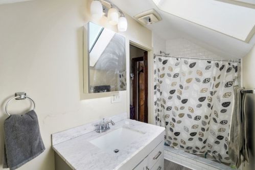 58 Dunster Rd, Boston MA 02467-2343 exterior