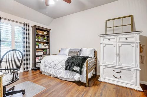 3310 Pne Chase Dr, Montgomery TX 77356-7900 exterior