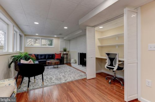 4513 Apple Tree Dr, Alexandria VA  22310-2901 exterior