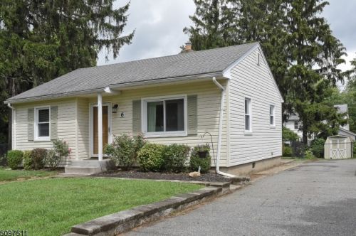 6 Glen Ave, Dover, NJ 07803-3171