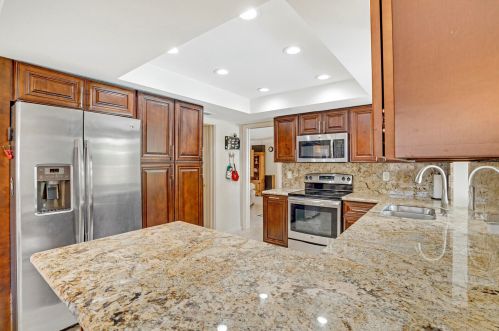 320 3 Ct, Boca Raton FL 33432-4032 exterior