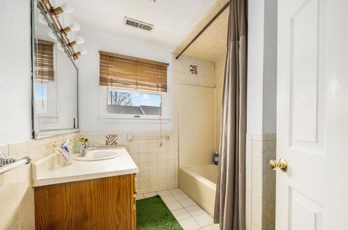 9 Morrill Ln, Providence RI 02904-4976 exterior