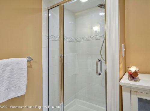 36 Little Silver Pt Rd, Little Silver NJ 07739-1732 exterior