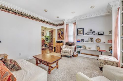 8 Talmadge St, Derby CT 06418-1004 exterior