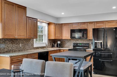 2237 Emerald Park Dr, Lacey NJ  08731-3716 exterior