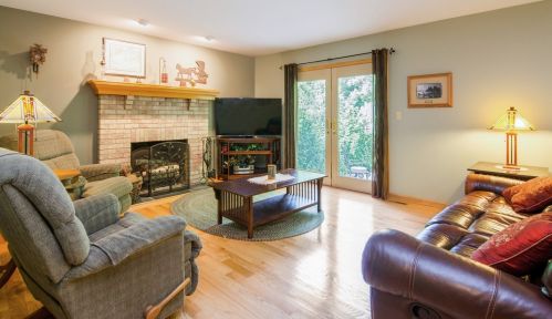 322 Lorraine Dr, Bull Valley IL 60012-3612 exterior