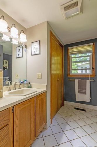 141 Chapel St, Torrington CT 06790-2910 exterior