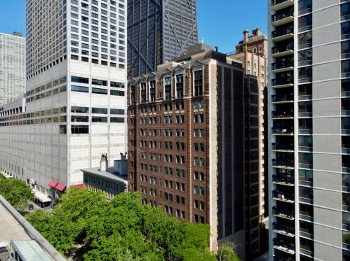 210 Pearson St, Chicago IL 60611-2363 exterior