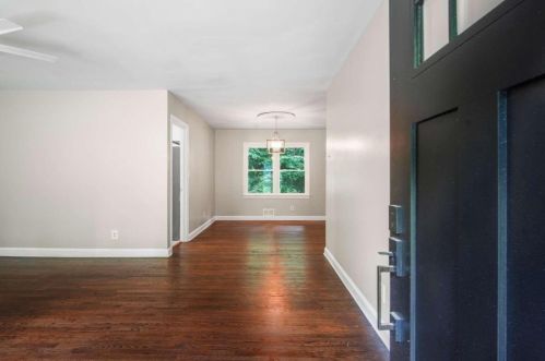 1689 Laurelwood Dr, Atlanta GA 30311-3800 exterior