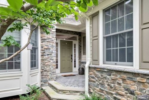 36 Schindler Ct, Upper Saddle River, NJ 07458-2362