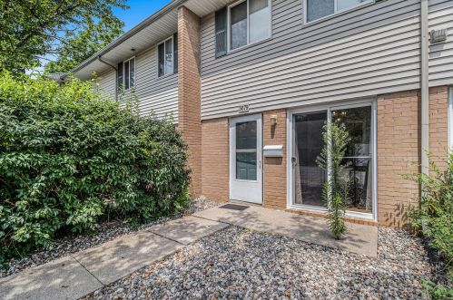 3679 Kenbrooke Ct, Kalamazoo, MI 49006-5438