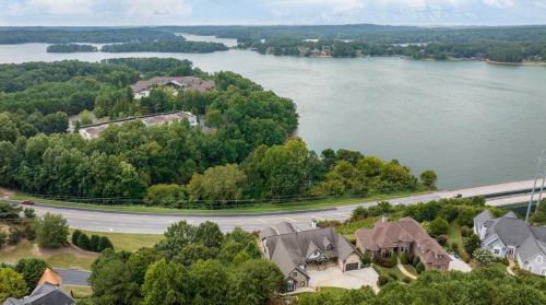 2771 Point Overlook, Gainesville GA 30501-1253 exterior